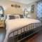 Pet-Friendly A-Frame Retreat Near Dtwn and Beaches! - 彭萨科拉