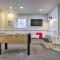 Remodeled Home with Spa and Deck Walk to Dillon Beach - ديلون بيتش