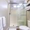 Remodeled Home with Spa and Deck Walk to Dillon Beach - ديلون بيتش