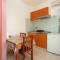 Apartments by the sea Vinisce, Trogir - 13648