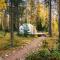 Igloo Glamping LakeLand Camp