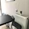 Beautiful apartment next to metro station - Athén