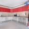 25 Jacaranda Lodge & Backpackers