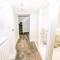 Spacious 2 bed city centre apartment with parking