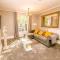 Spacious 2 bed city centre apartment with parking