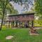 Cozy Riverfront Getaway Fishing On-Site!