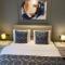 12 rooms hotel