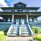 Downtown Vintage Modern Home PNW Wineries
