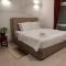 OESIS - Stylish Villa Steps from Historic Galle Fort