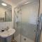 Jaw-Dropping Lodge with Hot Tub on Lake Windermere - Windermere