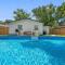 Contemporary & Fully Updated Heated Pool Home - Tampa