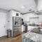 Contemporary & Fully Updated Heated Pool Home - Tampa