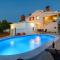 Villa Sky with a private pool - Martinski