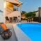 Villa Sky with a private pool - Martinski