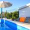 Villa Sky with a private pool - Martinski