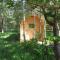 Bild Glamping Pod im Wald mit Hund