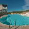 Residence con piscina a 4 km da Baja Sardinia