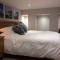 River Road, Littlehampton, Executive Apartment