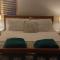 Peaceful self contained Studio in lovely garden.