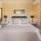 Ibis House