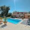 Complex of two villas Palera XXL with private pools - 利兹扬