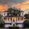 Backyard Oasis- Steps 2 Beach, Private Pool & Bar, Sleeps 16, 7 Bedrooms 5 and a half bathrooms "The Lucky Penny" - Isle of Palms