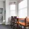 G5 KING BED central location museums FREE PARKING