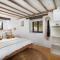 Porthcurno Barns, The Cart Lodge - Cosy cottage, walk to Porthcurno beach, Pedn Vouder & Minack Theatre
