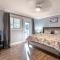 CHEERFuL 2 LEVEL HOUSE 4 BED 3 BATH PARKiNG