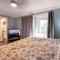 CHEERFuL 2 LEVEL HOUSE 4 BED 3 BATH PARKiNG