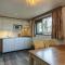 Awesome Home In Well With Kitchen - 威尔