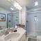Oceanfront Views, Heated Pool, Hot Tubs, Parking