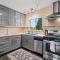 Serene Home- Sleeps 16 - Pet Friendly - Hot Tub - Pool -2 Kitchens!
