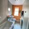 St John's Flat Spacious Accomodation - Dalry