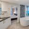 Yacht Harbour Tower 5 - Oceanviews, buggy and private lift access and valet service