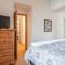 Updated 3 Bedroom 3 Bathroom Snowcreek Phase V #884, Sleeps 6 - Mammoth Lakes