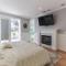 Beautiful 2 Story Right by the Water, Ocean View - لونغ بيتش