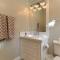 Beautiful 2 Story Right by the Water, Ocean View - لونغ بيتش