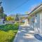 3 Mi to Olde Town Arvada Modern Duplex with Patio!