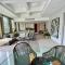 #1103 Cartwright - Oasis on Adderley