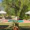 Berluda Farmhouse and Cottages - Oudtshoorn