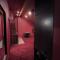 Suite Rouge baiser avec Jacuzzi privatif - LoveRoom Insolite - 圣艾蒂安
