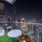 Paramount Midtown Deluxe 1 BR Apartment with Full Burj-Khalifa View - Dubaj