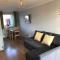 Cosy Home with Free Parking Near Edinburgh St Andrews M90 & Amazon