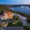 Luxury Villa Oštro with pool & Krk bridge view - 克拉列维察