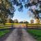 Luxe Homestay 4 BEDROOM Option at 6 OClock Shadows