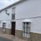 Casa Béjar, Tranquila casa con chimenea, patios, junto a la piscina - Cañete la Real