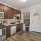 Furnished 3BR Apt with Abundant Natural Light - Belle Plaine 2W - 芝加哥