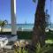 BambooBeachVilla1 AC New OCEANFRONT POOL sunsetview garden kitchen SATELLITE STARLINK WI-FI