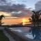 BambooBeachVilla2 AC NEW OCEANFRONT POOL sunsetview garden kitchen SATELLITE STARLINK WI-FI - Dimiao